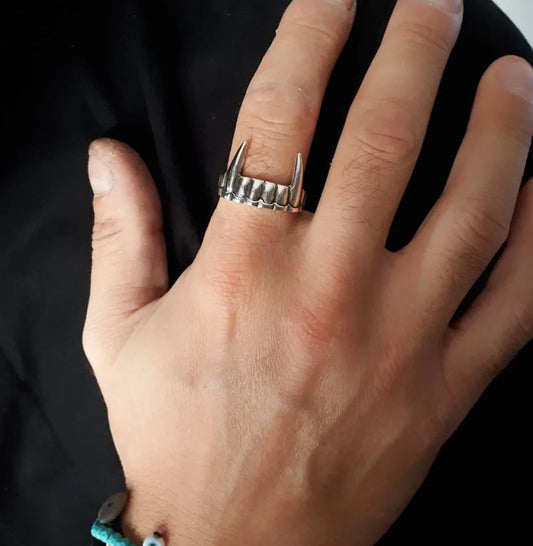 Antique Silver Vampire Teeth Open Ring – Adjustable Punk Hip-Hop Jewelry for Men & Women