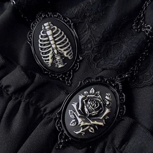 Gothic Black Oval Rose Skull Queen Pendant Necklace – Dark Subculture Jewelry for Women